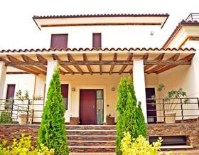 villas for sale in plasencia